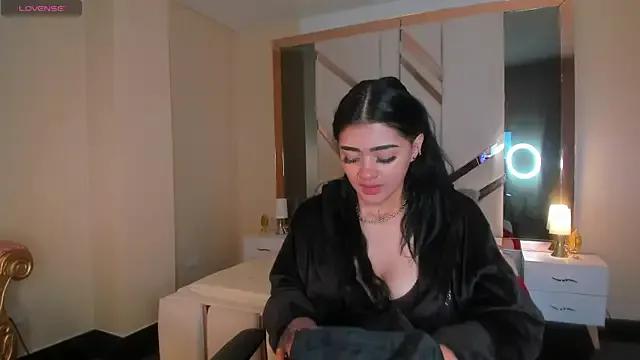 EmmaStonns on StripChat 