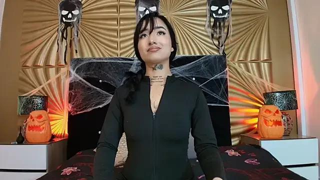 emmily_keller19 on StripChat 