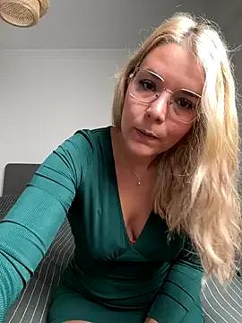 EmyLana — On enlve la robe / dress off