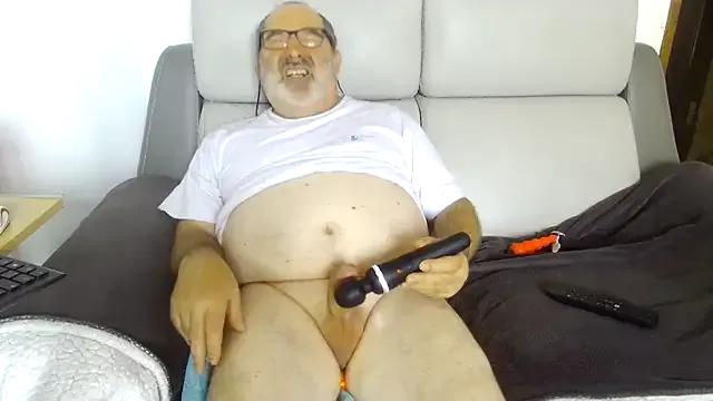 gillou1234 on StripChat 