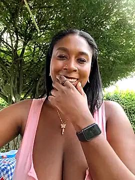 HanaThompson — FIRST SQUIRT OF THE DAY IN PUBLIC