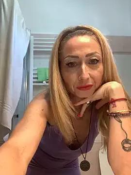 harleyejoker1 — Prova anal con HULK + Re della stanza