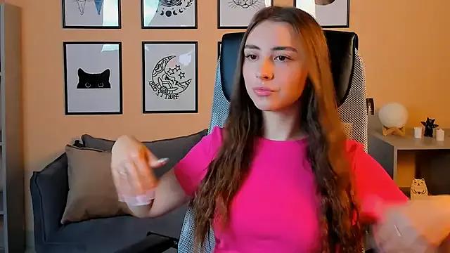 HelenBrowny — Take off my top and squeeze my breasts