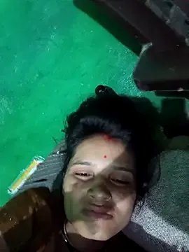 Hoty_girl_143 on StripChat