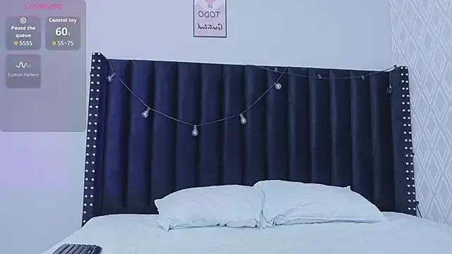 innocenthazel on StripChat 