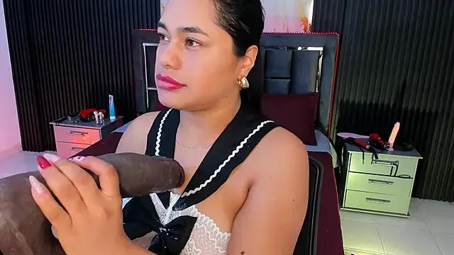 Issafoxx on StripChat 