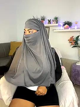 jazmin_anbar — Deep blowjob looking into your eyes