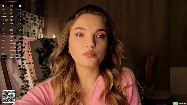 JulieLupo — Spank my ass x10!!