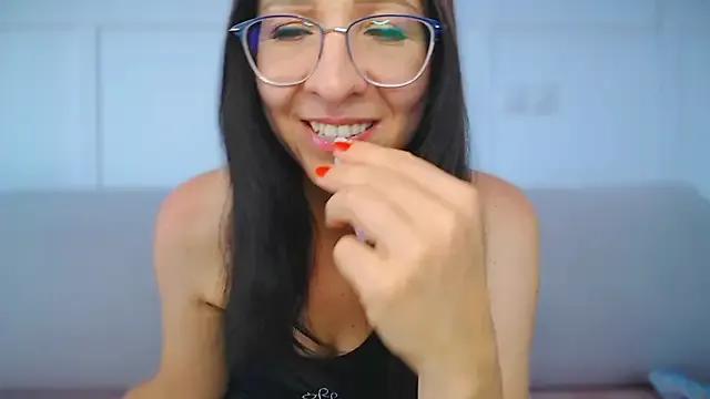 LadyAshleyx — Fingering Pussy in Doggy