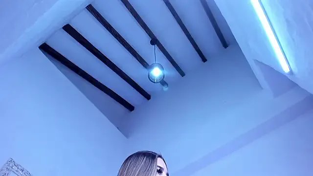 Lola_Blondie on StripChat 