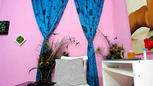 miss--flora on StripChat 