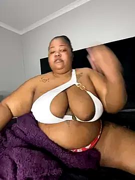 MissLola27 on StripChat 