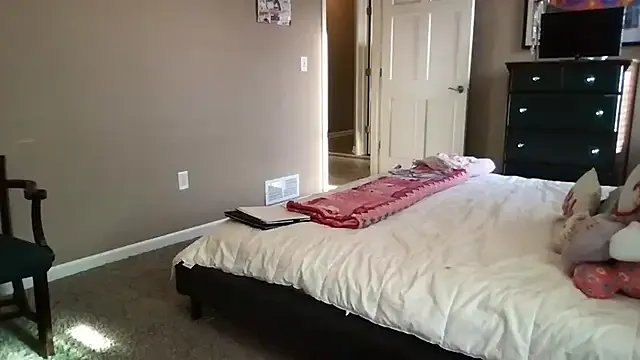 misspollypeach — :heart: public cum show :heart: