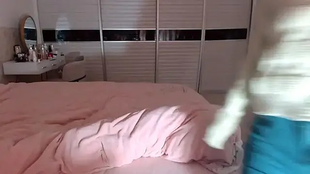 Miu1_girl on StripChat