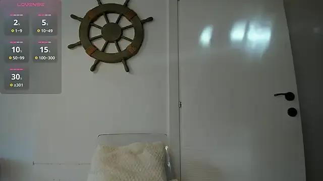 Naila18 — Let`s get nasty!! Cum show and snap!!