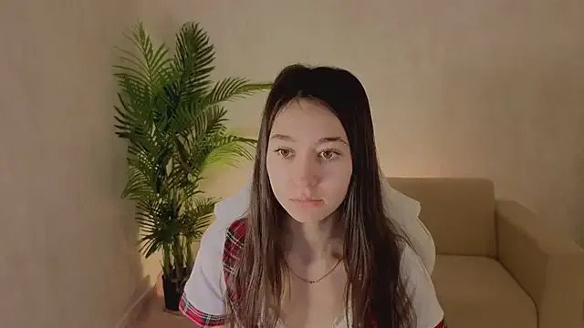 Nicole_Brownie — doggy pose