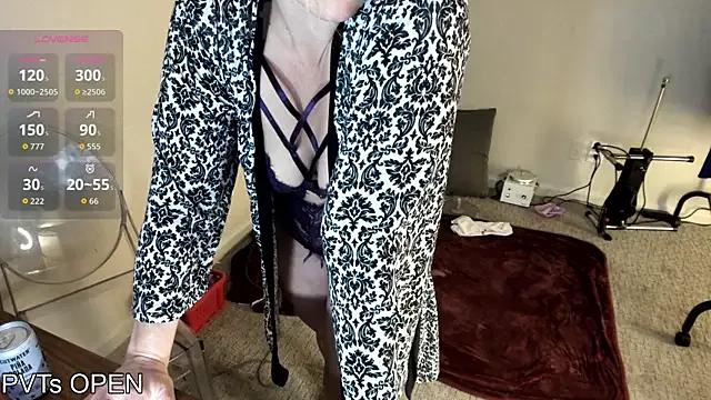 Peaches_N_Kreme — Freechat on StripChat
