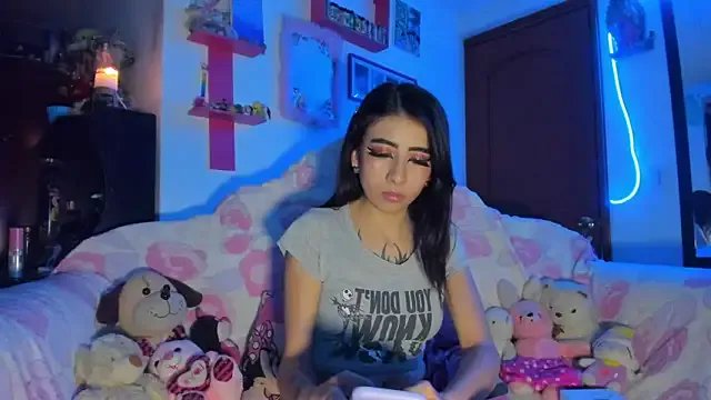 Rebecahart on StripChat