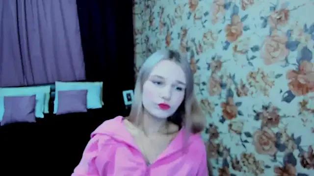 RebeccaChamb on StripChat 