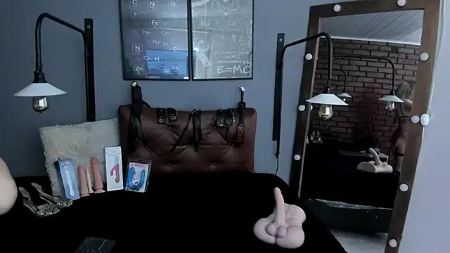 Samantha_mature56 —  Ride my torso and fuck my pussy 