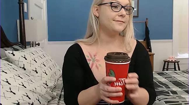 SaraBearXo on StripChat 