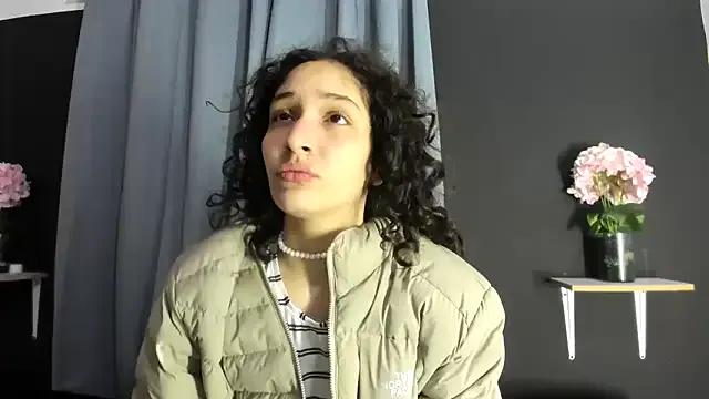 TeensNews18 — Show tits 