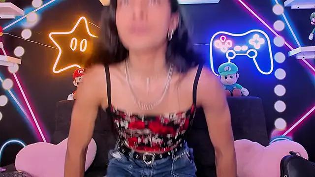 TiffValentinee_ on StripChat 