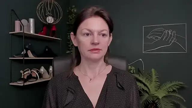 VivianWILD — I need passionate shivers run through..