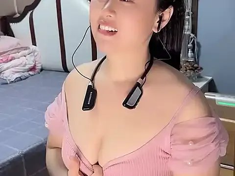 yaoyao22678 on StripChat 