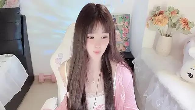 yuii-7 on StripChat 