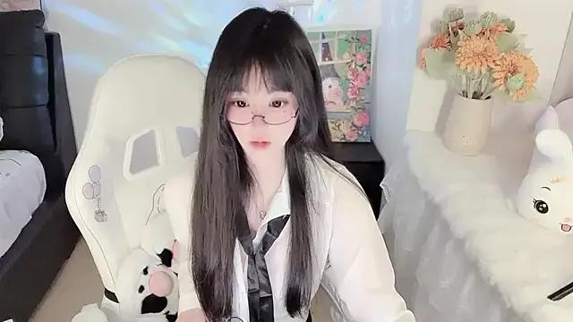 yuii-7 on StripChat 