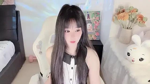yuii-7 on StripChat 